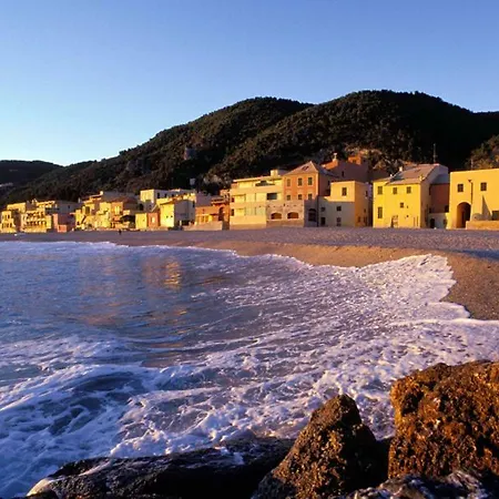 Casa Vacanza A -ca' D'eze Lägenhet Calice Ligure