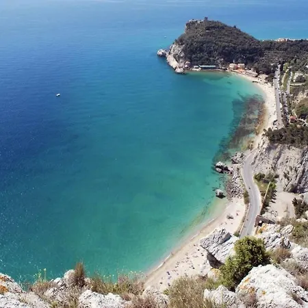 Casa Vacanza A -ca' D'eze Lägenhet Calice Ligure